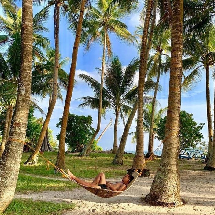 "Triangle Hut" Camp Fuego Siargao Hotel Catangnan Eksteriør billede